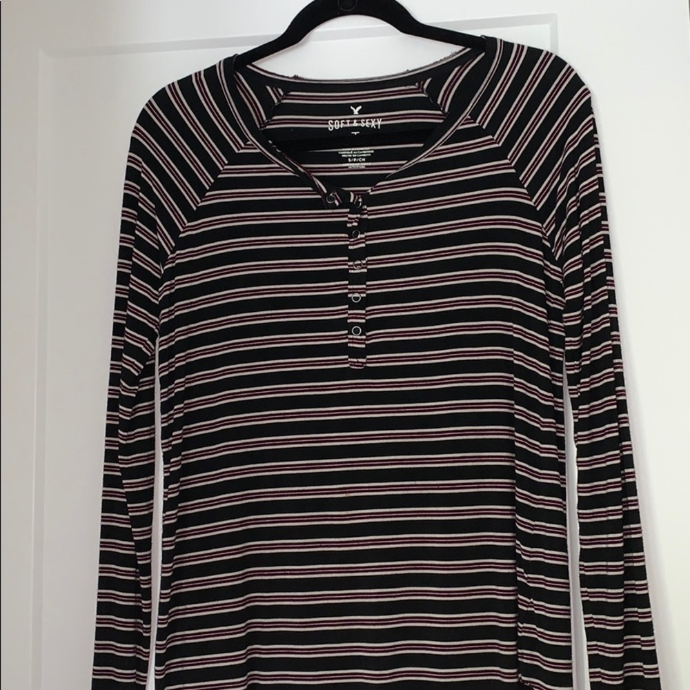 Soft and sexy American eagle shirt